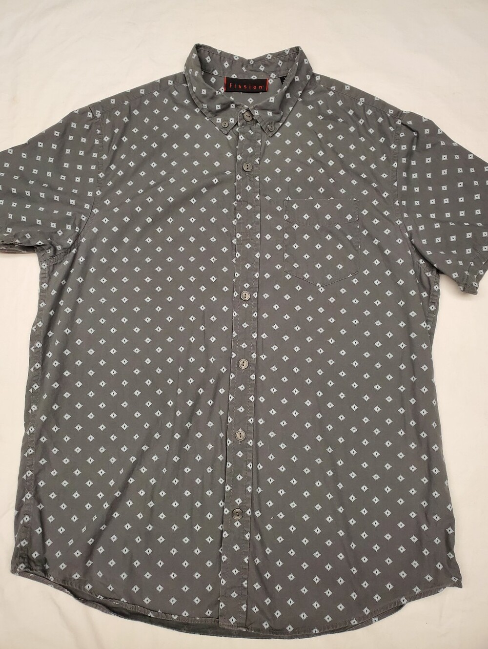 Fission Men's Gray Diamond Print Short Sleeve Button Down Shirt Size Large